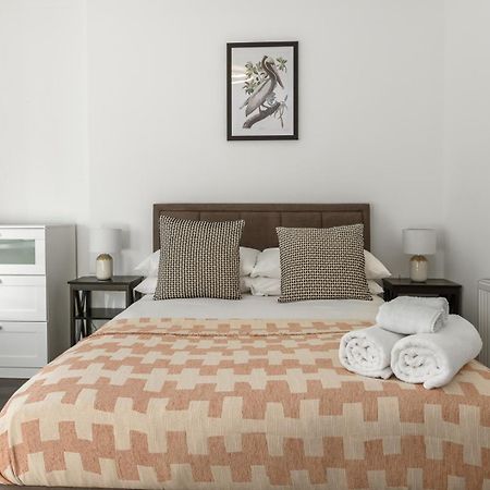 Outstanding 2 Bed Apartment In Central Camden Sleeps 6 ロンドン エクステリア 写真