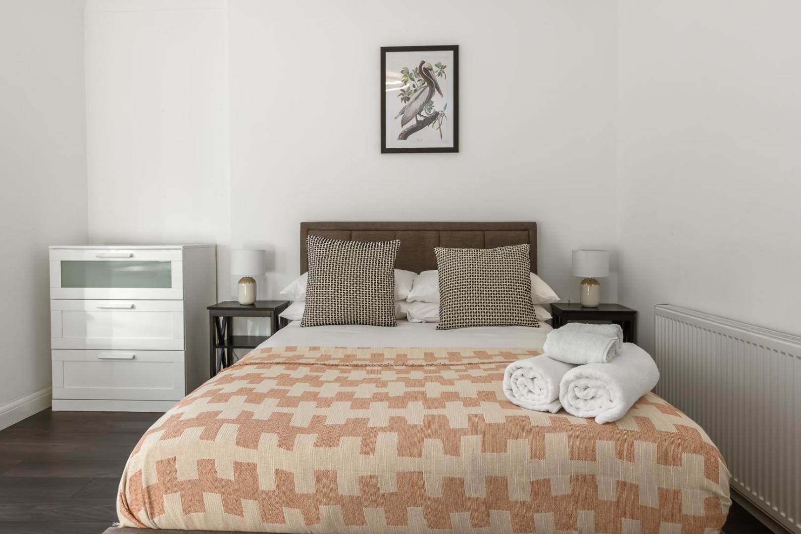 Outstanding 2 Bed Apartment In Central Camden Sleeps 6 ロンドン エクステリア 写真